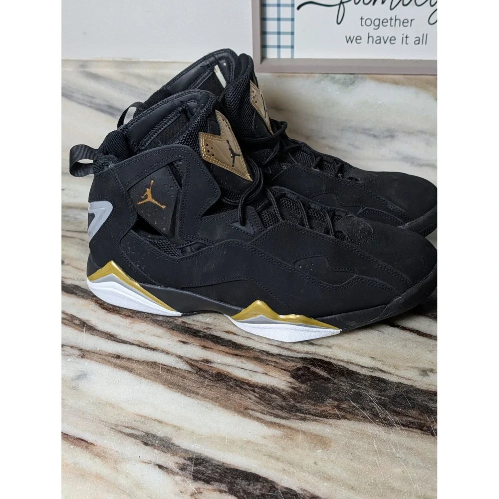 Jordan True Flight Mens Black Metallic Gold Basketball Shoes 342964-070 Size 11